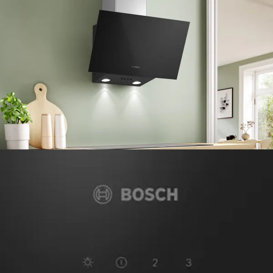 Bosch Hotte Murale 60 cm en Verre Noir – 360 m³/h, 3 Vitesses – DWK63PJ61T