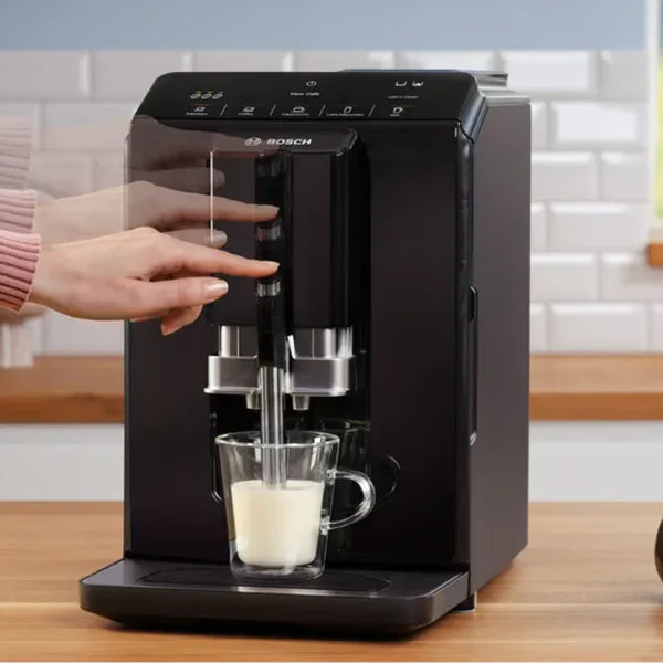 Bosch Machine à café tout‑automatique VeroCafe Série 2 – Broyeur céramique 250 g, réservoir 1,4 L, mousseur intégré – TIE20119
