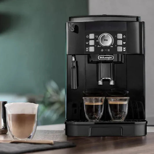 DeLonghi Magnifica S – Expresso broyeur 1,8 L, 15 bars, 13 réglages de mouture, buse vapeur – ECAM12.121.B