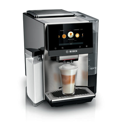 Bosch Machine à café automatique VeroCafe Série 8, HomeConnect, lait intégré, réservoir 2,4 L - TQE80703