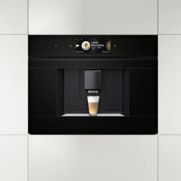 Bosch Série 8 Machine à café tout automatique – Réservoir d’eau 2,4 L, Fonction OneTouch – CTL7181B0